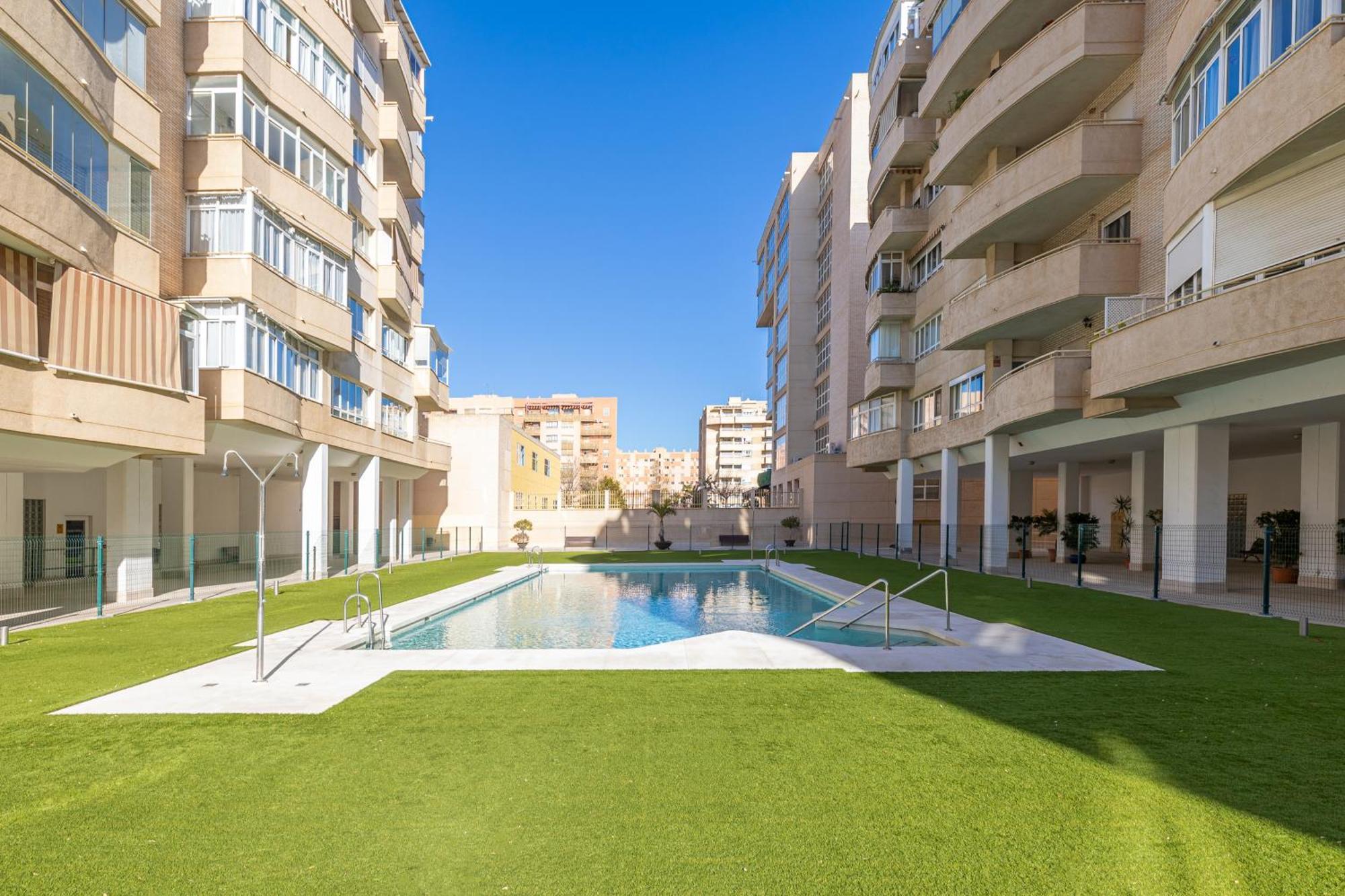 H2m Teatinos Pool & Terrace Apartamento