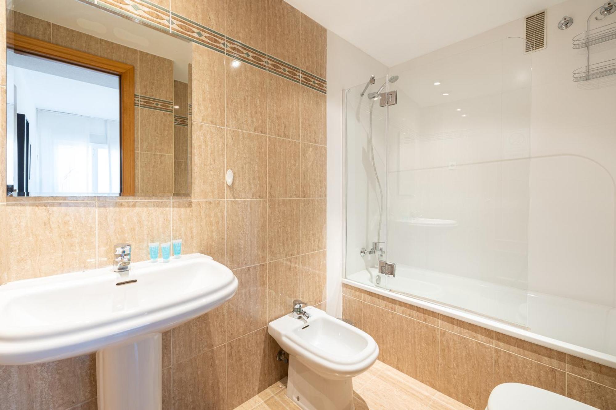 Apartamento H2m Teatinos Pool & Terrace