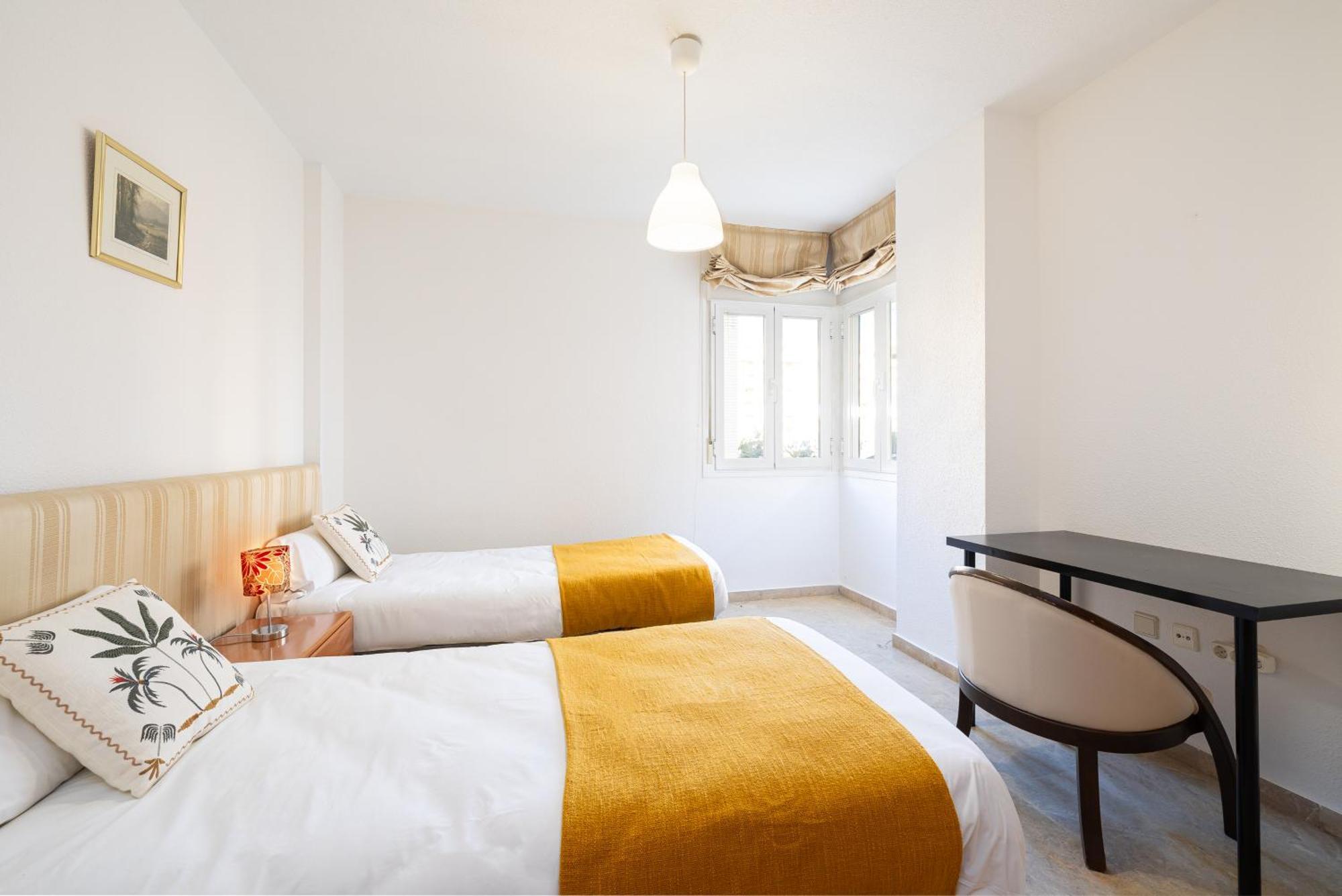 H2m Teatinos Pool & Terrace Appartement *
